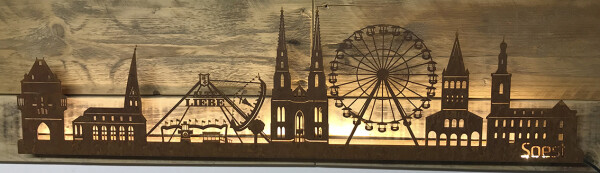 Rostige Soest Kirmes Skyline 75cm breit aus Cortenstahl mit Beleuchtung Warmweiß (Batterieanschluß indoor)