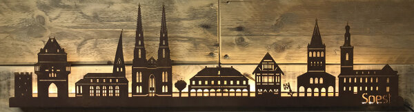 Rostige Soest Skyline 75cm breit aus Cortenstahl mit Beleuchtung Warmweiß (Batterieanschluß indoor)
