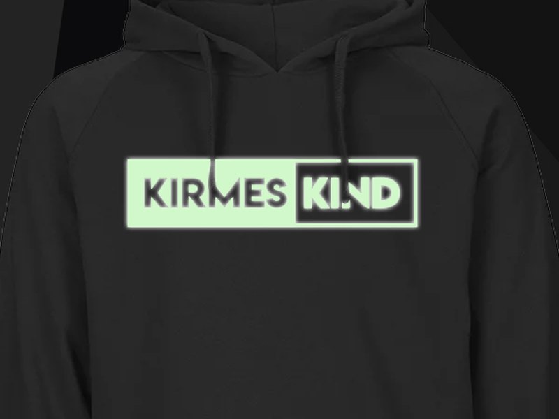 Kirmeskind Nightglow Hoodie mit Leuchtdruck